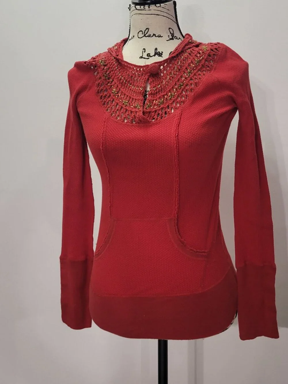 Free People Red Crochet Hood Hoodie Sweater Gold Metallic Snap Cuff Modal Size S